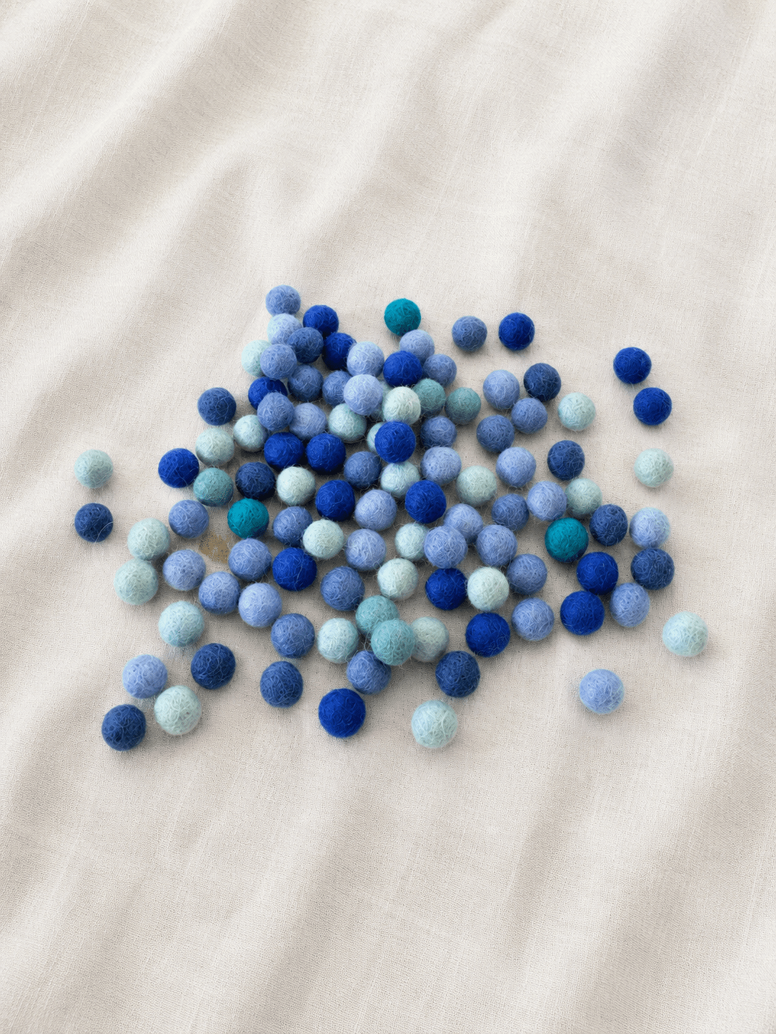 100 Filzkugeln 1 cm Blautöne