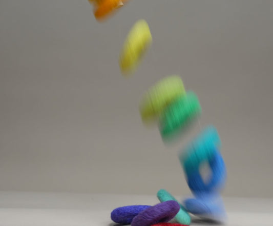 Montessori-Lernspaß: Bunte Filzringe für kreative und motorische Förderung