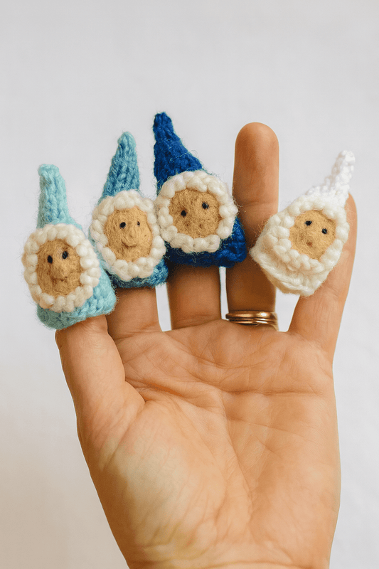 Wichtel mit gestrickter Mütze – 4er-Set in harmonischen Farbtönen