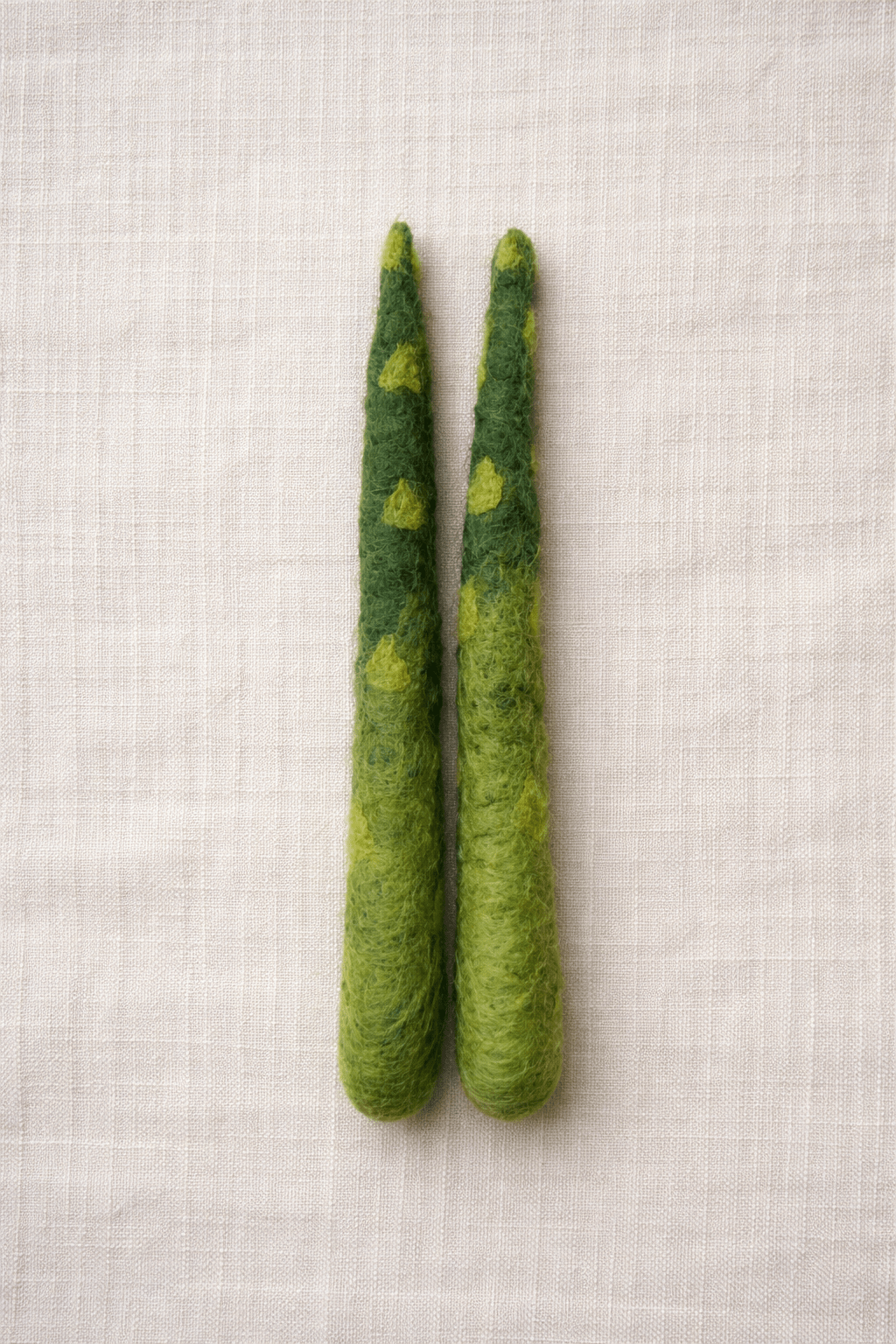 Spargel Spielzeug aus Filz im 2er-Set
