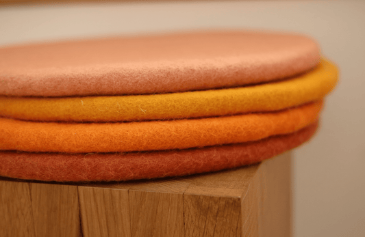 Sitzkissen Filz rund ca.35 cm 100% Wolle als Stuhlkissen Farbe 7 warmes elb