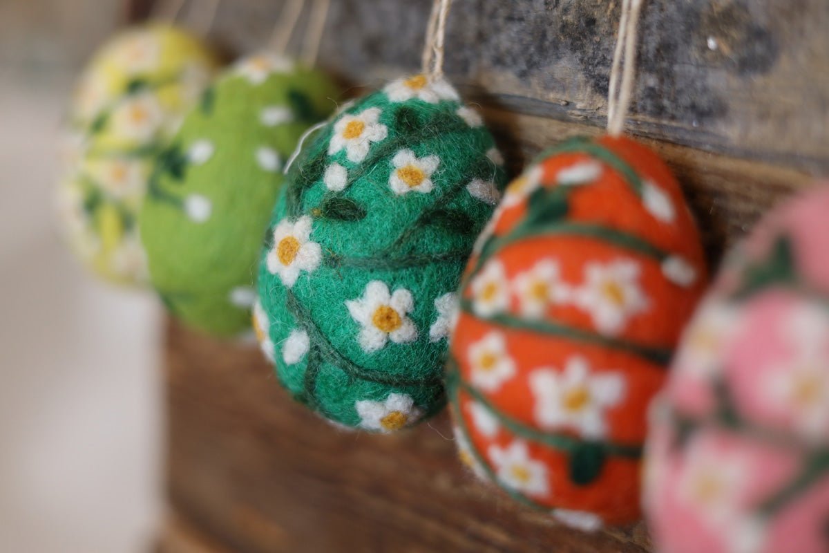 Filzei orange mit weißen Blumen - 8-Natur