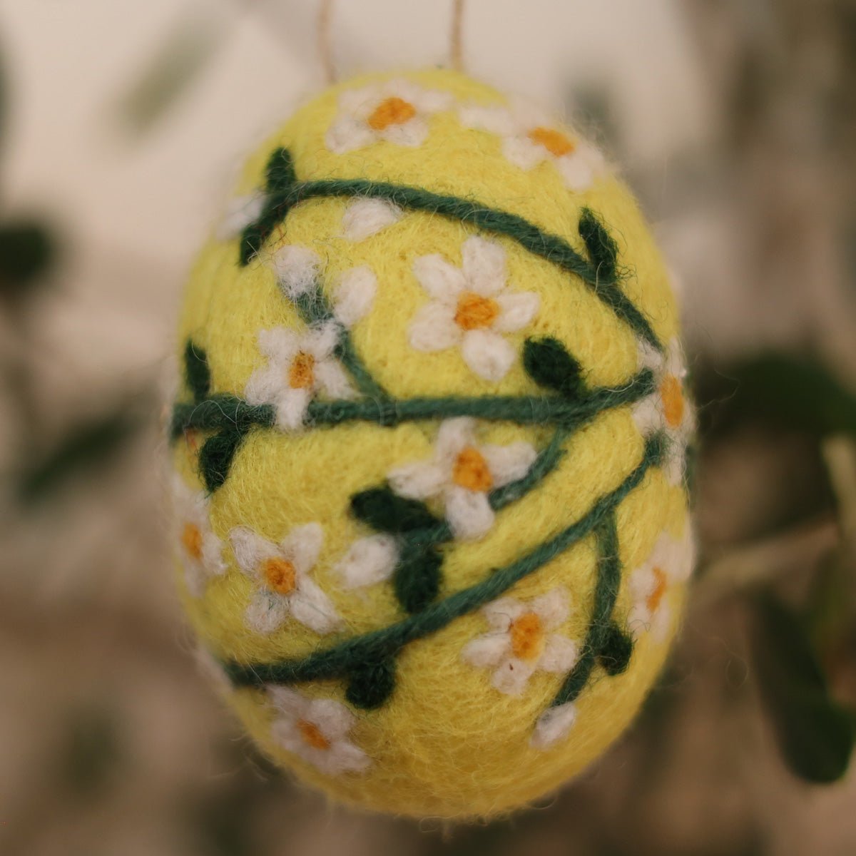 Filzei gelb mit weißen Blumen - 8-Natur