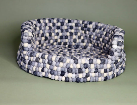 Kopie von "Pure Gemütlichkeit für deinen Vierbeiner grau - Entdecke unser einzigartiges Hundebett aus unseren Wollfilzkugeln!" - 8-Natur