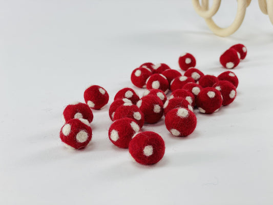 30 Filzkugeln Fliegenpilz rot - 8-Natur