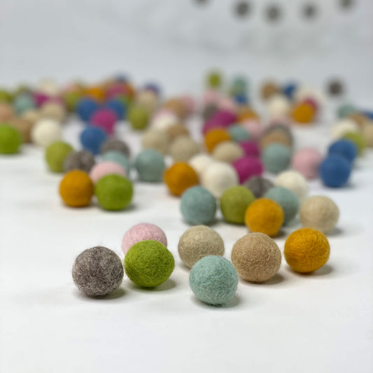 Filzkugeln Mix Himmelszelt ca.100 Stck. - 8-Natur