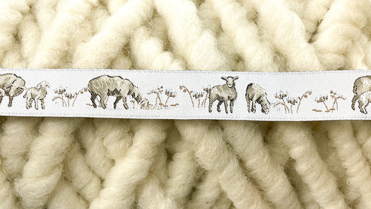 Schäfchen, weide,Webbänder kaufen, acufactum Bänder ,kreativpaket,Weihnachten, Daniela Drescher,Meterware,Fuchsliebe,Webetketten mit falz, nähen,baumwolle, Handmade,stoffe, Gartenglück,