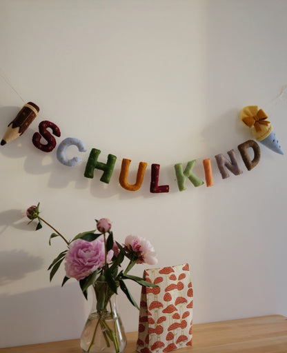 Schulkind Girlande aus Filz