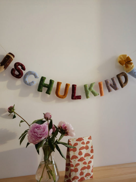 Schulkind Girlande aus Filz