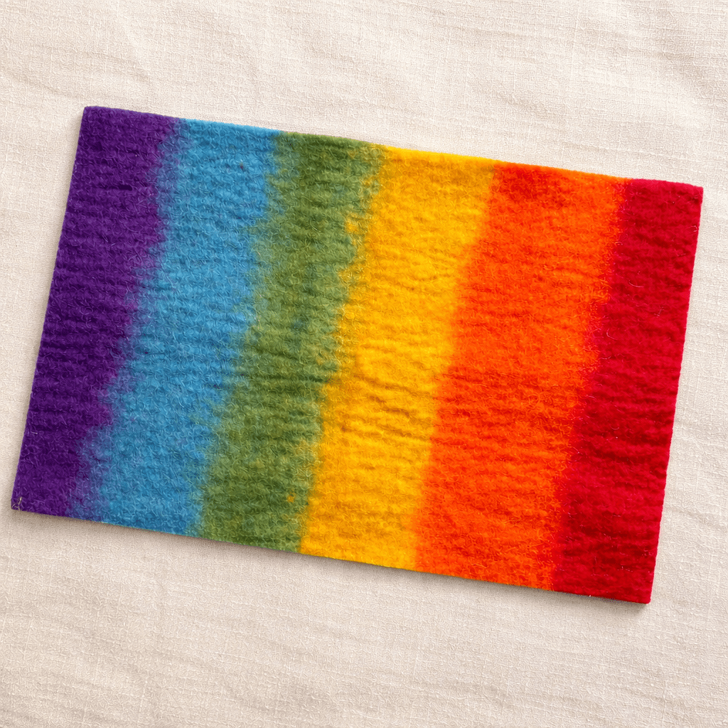 Gefilzte Regenbogen Filzplatte 30 × 40 cm Groß