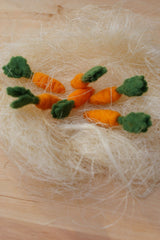 6 Gefilzte Mini-Möhren aus Wolle