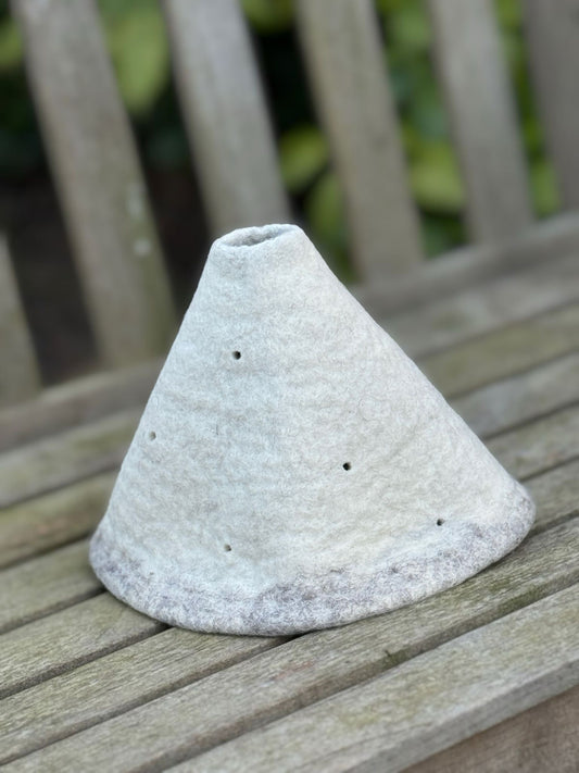 Filzvase für den Jahreszeitentisch Winterreise