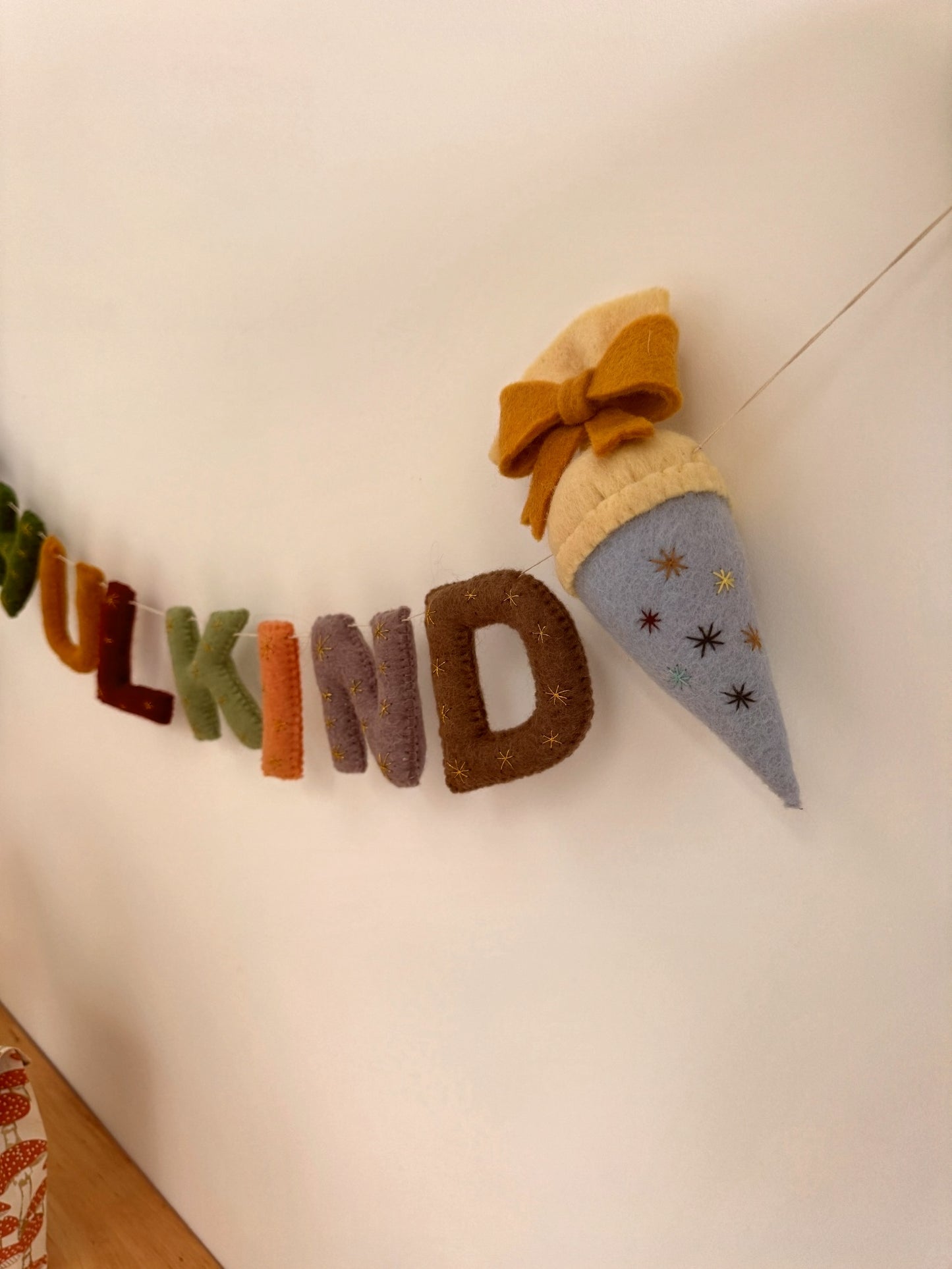 Schulkind Girlande aus Filz