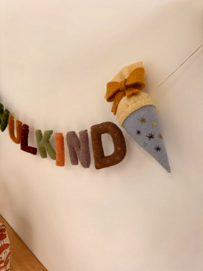 Schulkind Girlande aus Filz