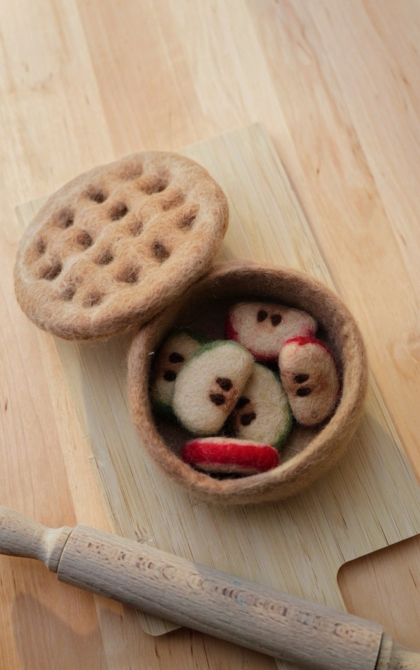 Handgefilzter Apfelkuchen aus Filz