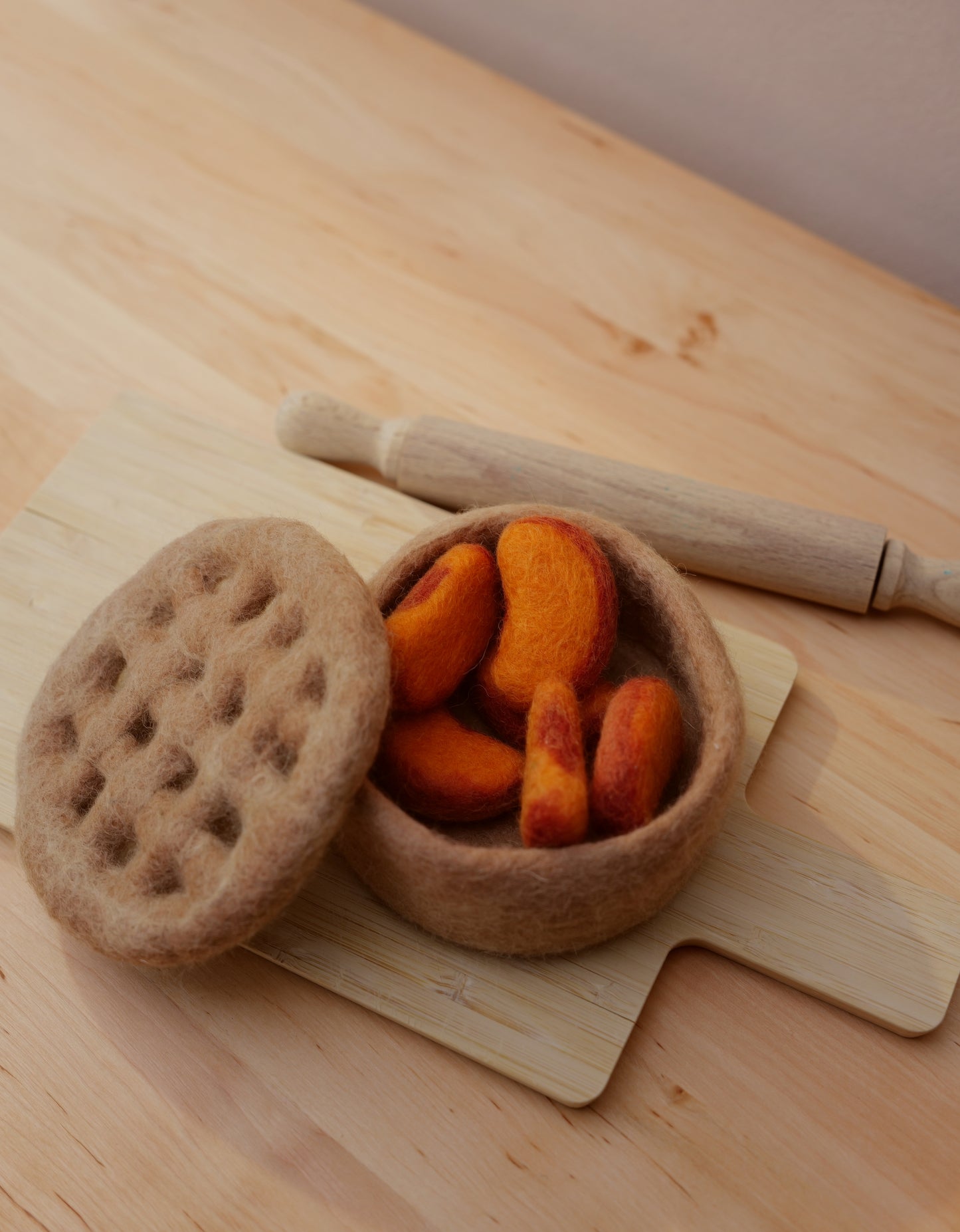 Pfirsichkuchen aus Filz für die Spielküche & Kaufladen