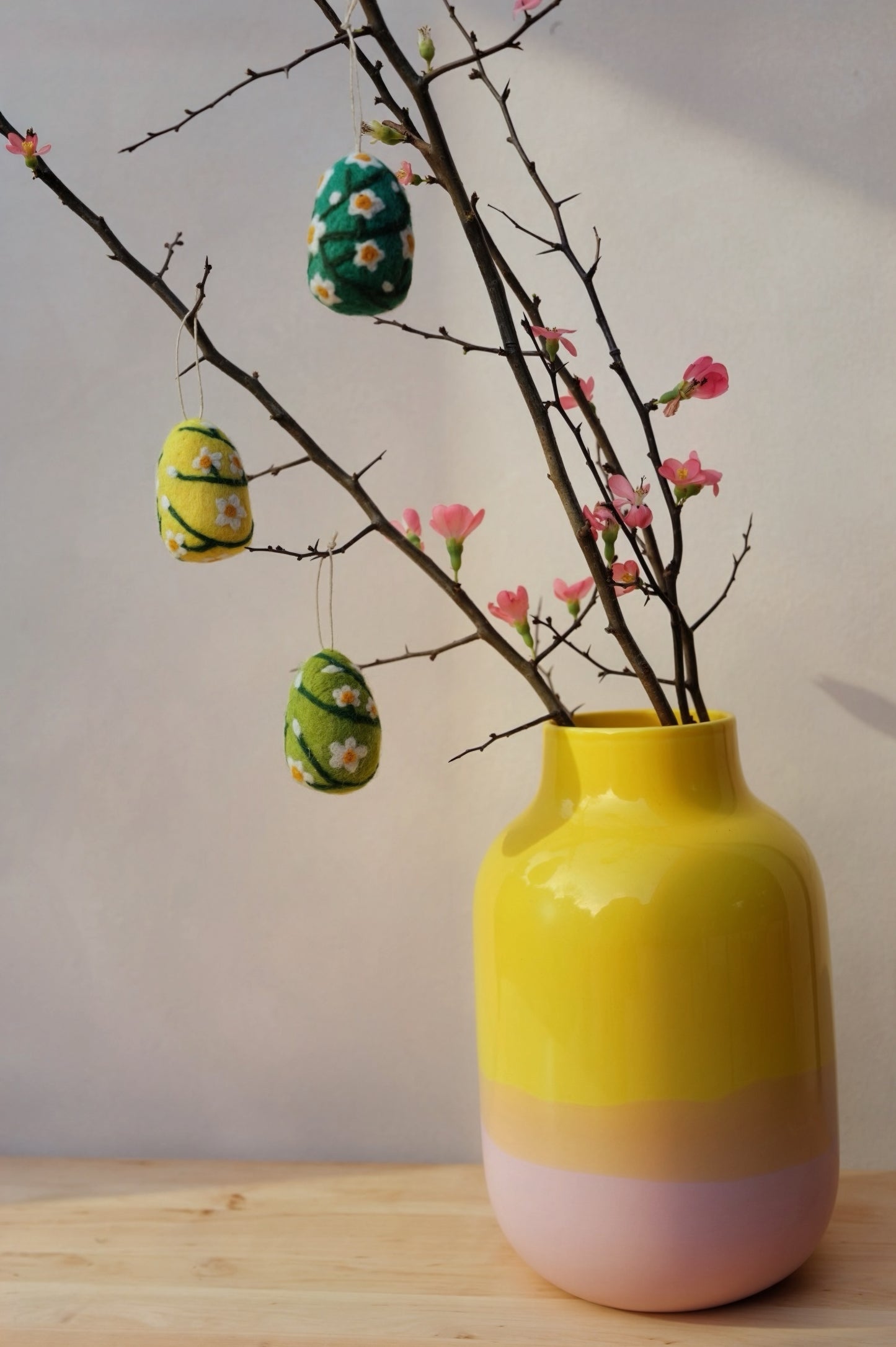 3 Filzeier neu mit Blumen Maigrün