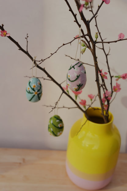 3 Filzeier mit Blumen Pastell