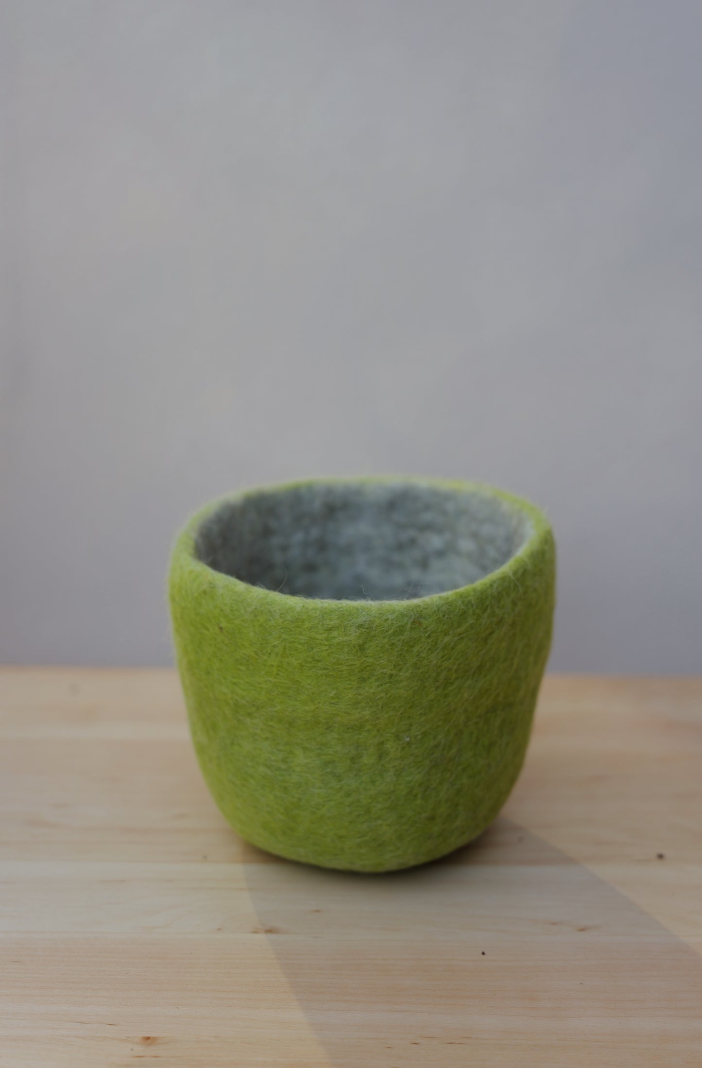 Schalen aus Filz Grün