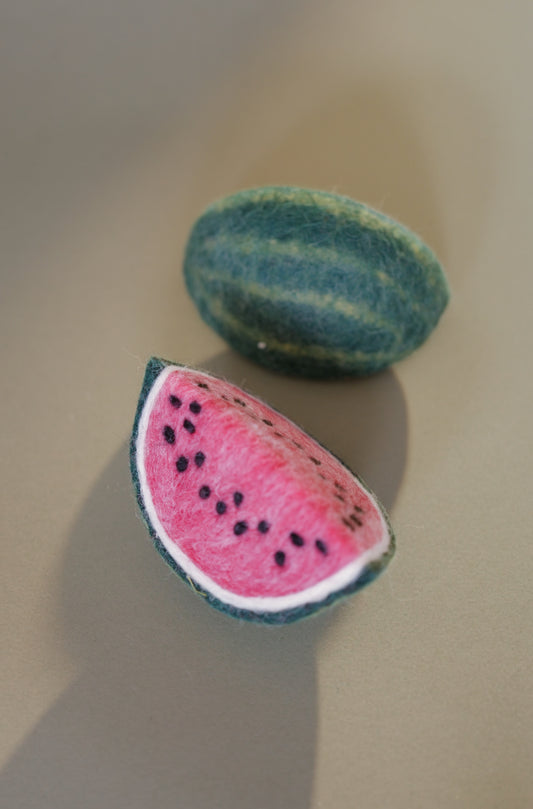 Rote Wassermelone aus filz