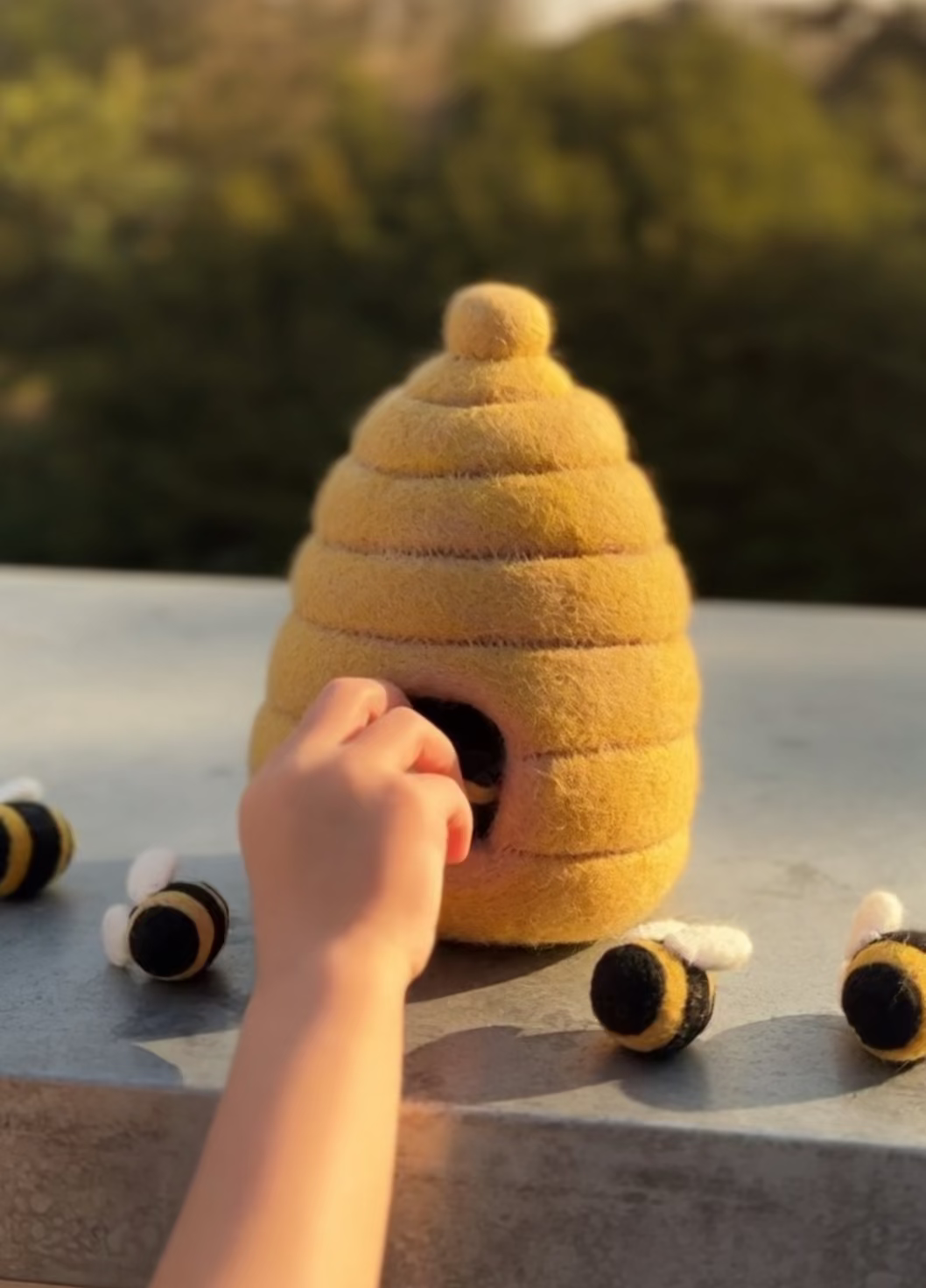 Filz Bienenhaus mit 5 Bienen – Handgemachtes Spielzeug für fantasievolles Spielen 🐝🌿