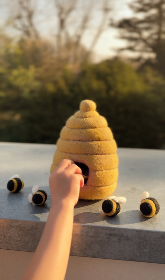 Filz Bienenhaus mit 5 Bienen – Handgemachtes Spielzeug für fantasievolles Spielen 🐝🌿