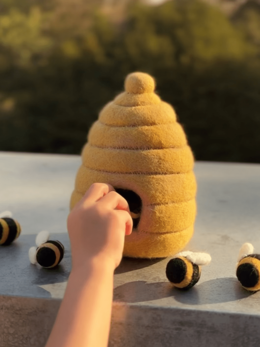 Filz Bienenhaus mit 5 Bienen – Handgemachtes Spielzeug für fantasievolles Spielen 🐝🌿