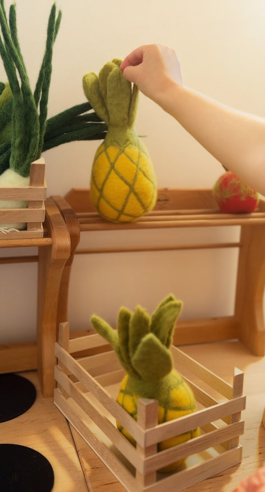 1x Filz Ananas – Handgemachtes Spielzeug für Kaufladen; Kinderküche 🍍
