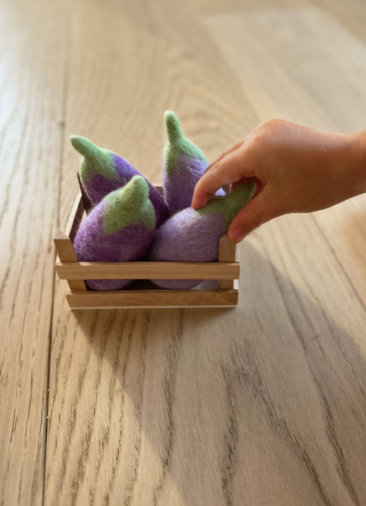 Baby Auberginen im Holzkörbchen – 4er Set