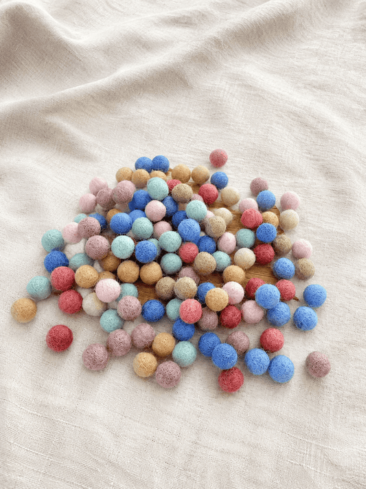 100 gemischte 1cm Kugeln pastellfarbene