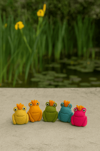 Filzfrösche mit Krone – 5er-Set für Spiel, Deko & Märchenzeit