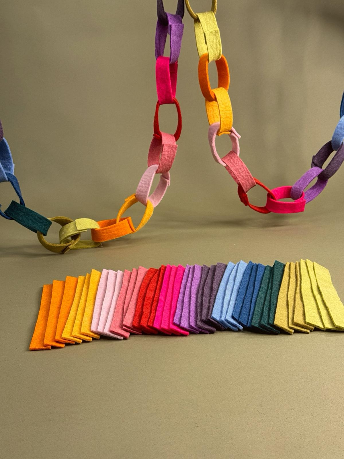 Filzstreifen Bunte DIY-Girlande zum Selberbasteln – Kreativer Deko-Spaß für jeden Anlass 🎉
