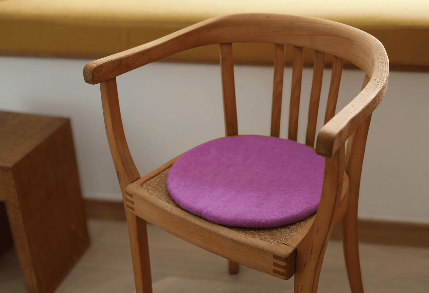 Sitzkissen Filz rund ca.35 cm 100% Wolle als Stuhlkissen Farbe 34 Lavendel