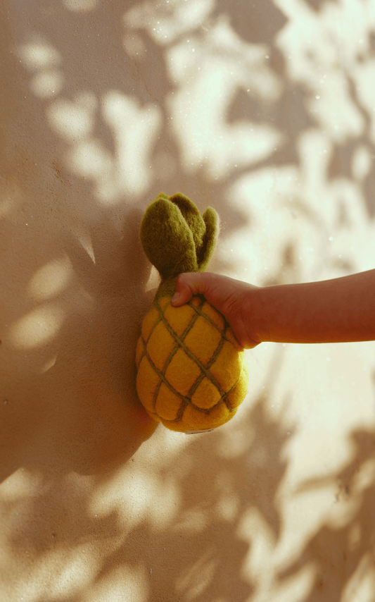 1x Filz Ananas – Handgemachtes Spielzeug für Kaufladen; Kinderküche 🍍