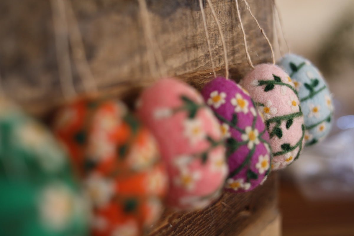 Filzei giftgrün mit Blumen - 8-Natur