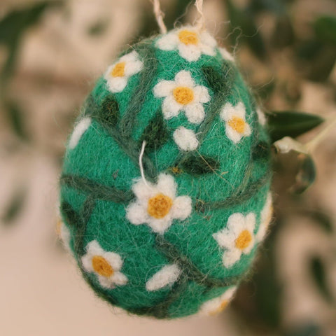 Filzei giftgrün mit Blumen