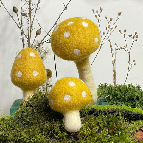 Riesen Fliegenpilze gepunktet 3er-Set