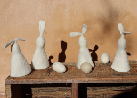 2 Eierwärmer im Hasenmotiv