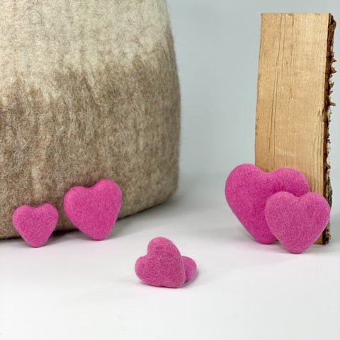 6 pinke Herzen im Set aus Filz