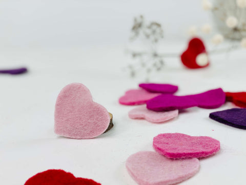 20 Filzherzen für kleine und große Hände zum Basteln