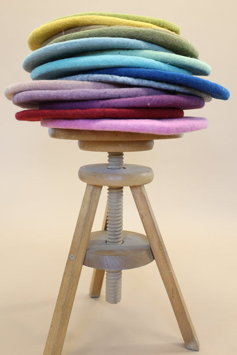 Sitzkissen Filz rund ca.35 cm 100% Wolle als Stuhlkissen Farbe 21 hell—  8-Natur
